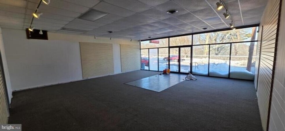 More Photos Of 1413 W Market St, Pottsville Freestanding For Sale
