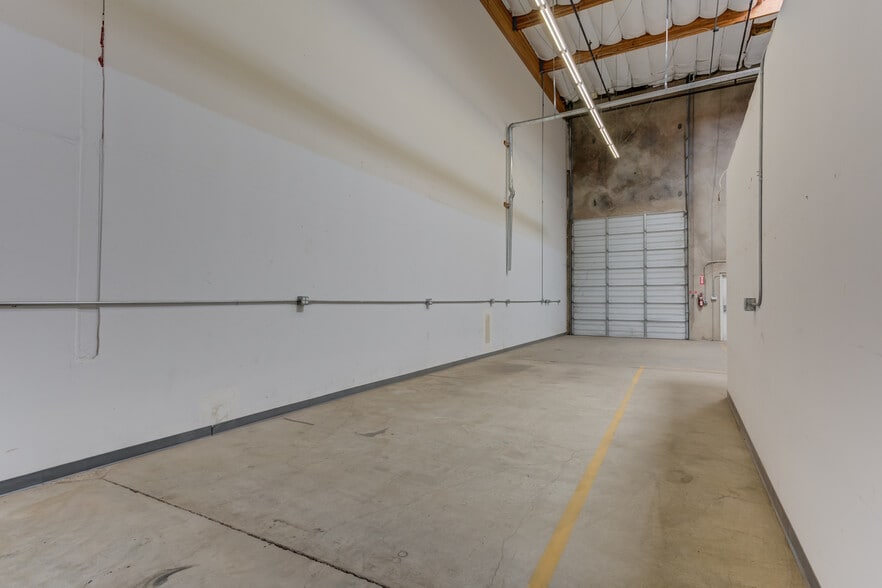 More Photos Of 871 Cotting Ct, Vacaville Warehouse For Lease