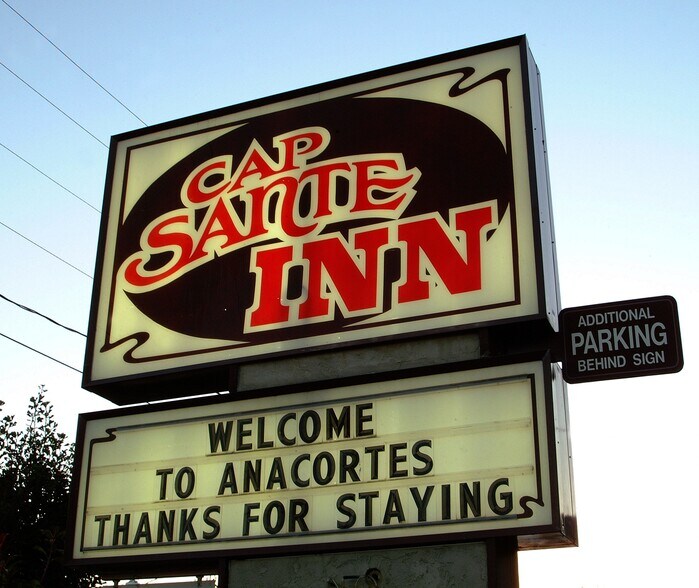 More Photos Of 906 9th St, Anacortes Hotel For Sale
