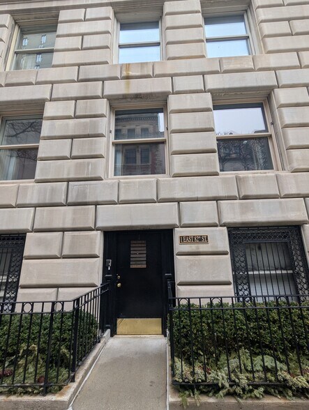 More Photos Of 1010 5th Ave, New York Healthcare For Sale