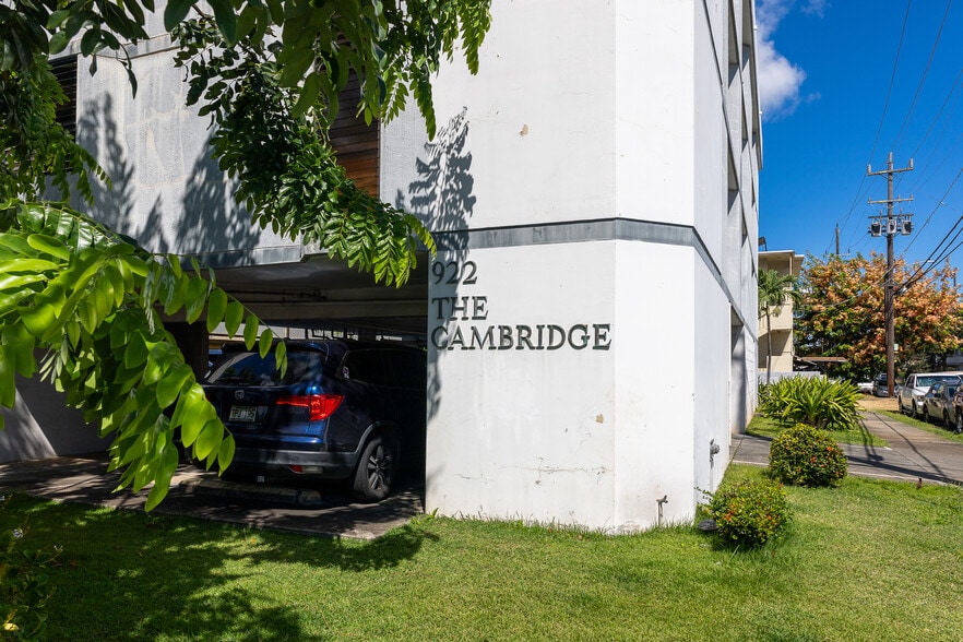 More Photos Of 922 Mccully St, Honolulu Apartments For Sale