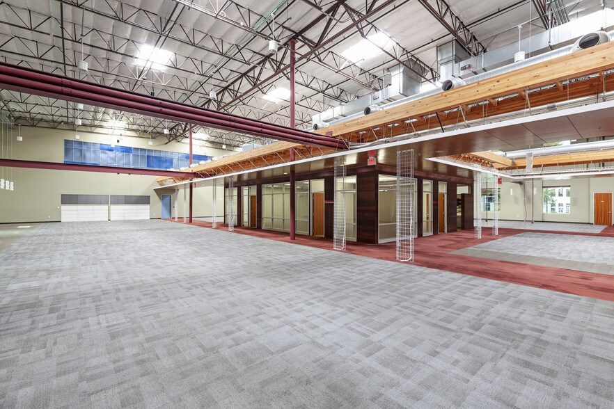 More Photos Of 2105 Rutherford Rd, Carlsbad Research And Development For Lease