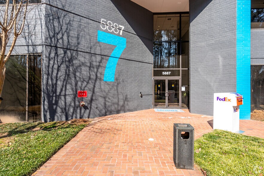 More Photos Of 5883 Glenridge Dr NE, Atlanta Unknown For Lease