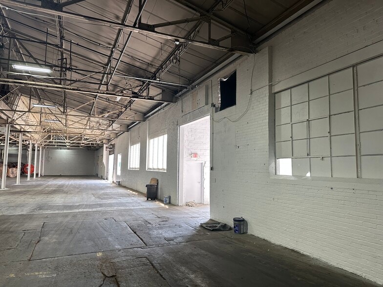 More Photos Of 1225 7th St, Columbus Manufacturing For Lease