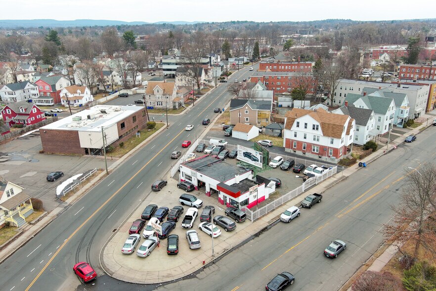 More Photos Of 385 New Park Ave, Hartford Auto Repair For Sale