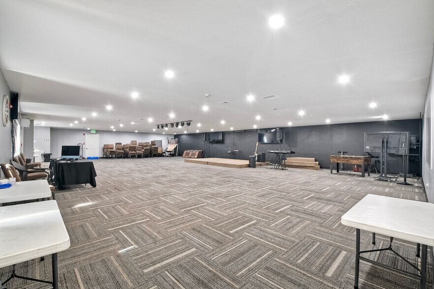 More Photos Of 855 Barham Dr, San Marcos Religious Facility For Lease