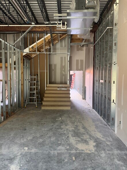 More Photos Of 4105 Commerce Street, Flowery Branch Light Manufacturing For Lease