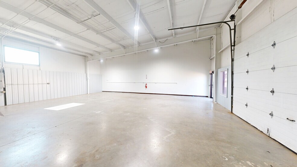 More Photos Of 1107 Shaver St, Springdale Industrial For Lease