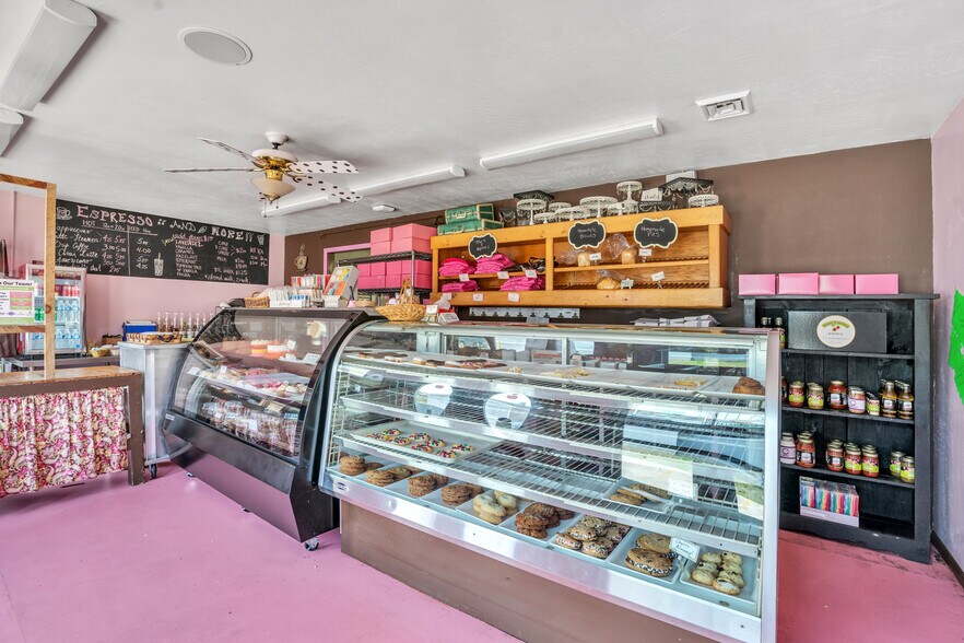 More Photos Of 7778 Highway 42, Egg Harbor Restaurant For Sale