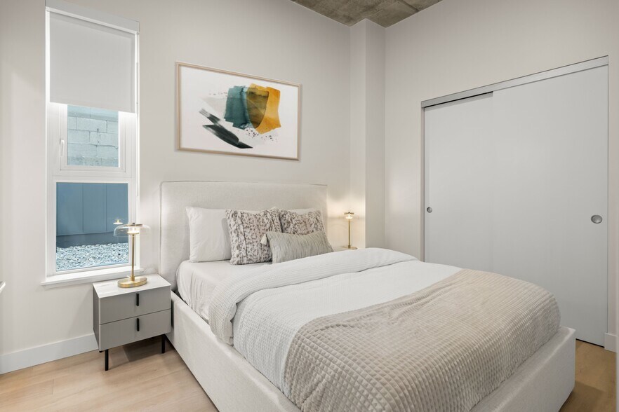 More Photos Of 825 Fort St, Victoria Apartments For Lease