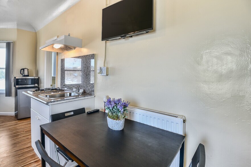 More Photos Of 721-729 S Alvarado St, Los Angeles Apartments For Lease