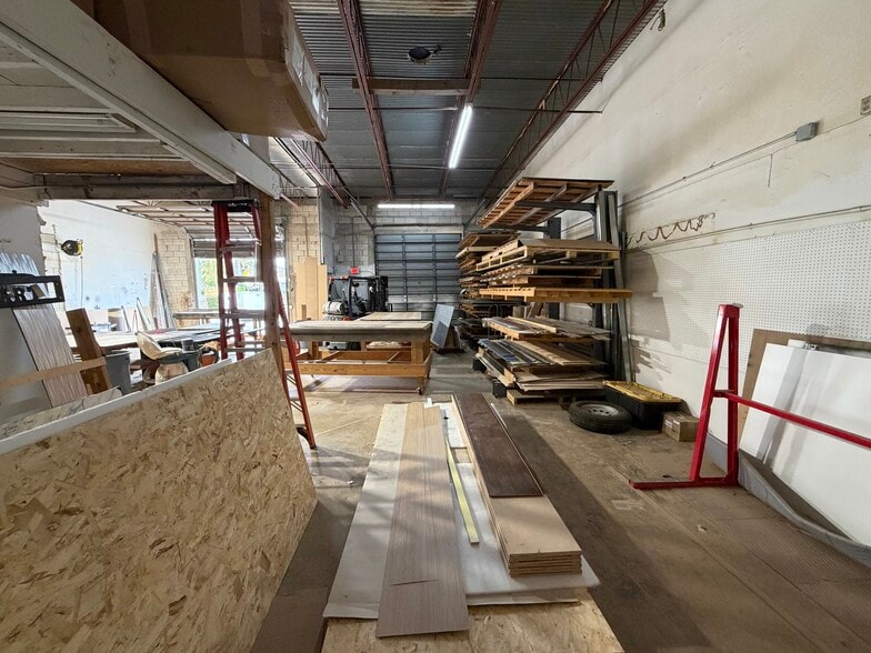 More Photos Of 603 Commerce Way E, Jupiter Warehouse For Lease