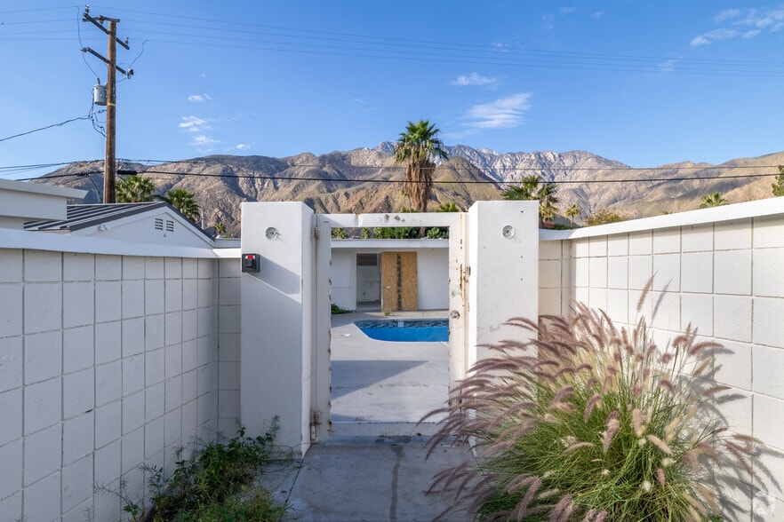 More Photos Of 2249 N Palm Canyon Dr, Palm Springs Hotel For Sale