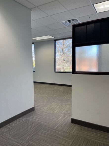 More Photos Of 12 Penns Trl, Newtown Medical For Lease