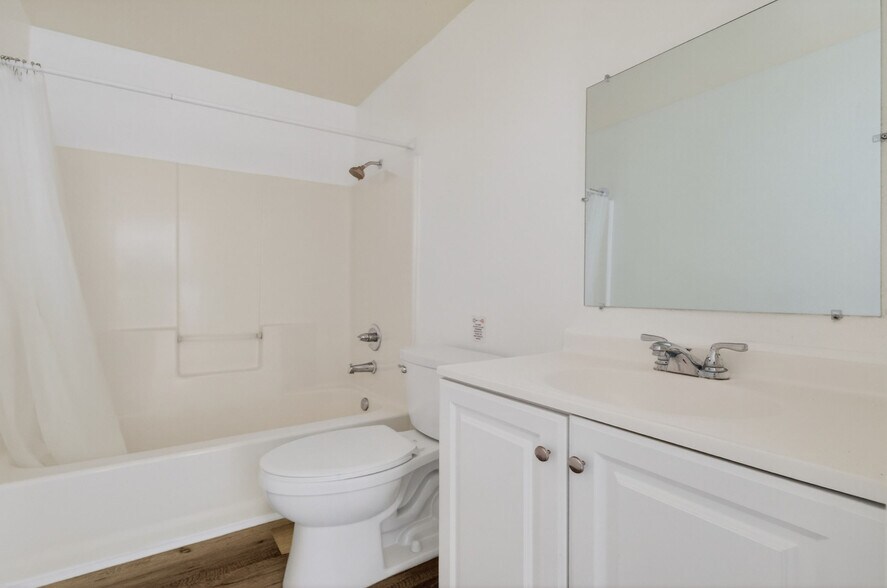 More Photos Of 926 Drury Ln, San Antonio Apartments For Sale