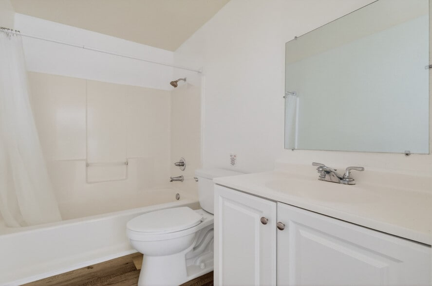 More Photos Of 926 Drury Ln, San Antonio Apartments For Sale