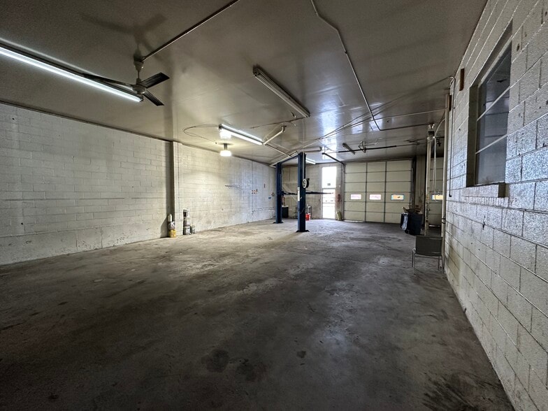 More Photos Of 5700 W Alameda Ave, Denver Auto Repair For Sale