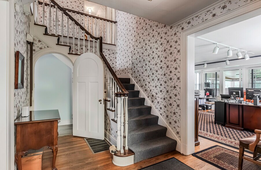 More Photos Of 2810 Genesee St, Utica Office For Sale