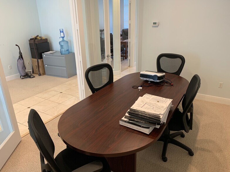 More Photos Of 1935 Commerce Ln, Jupiter Office For Lease