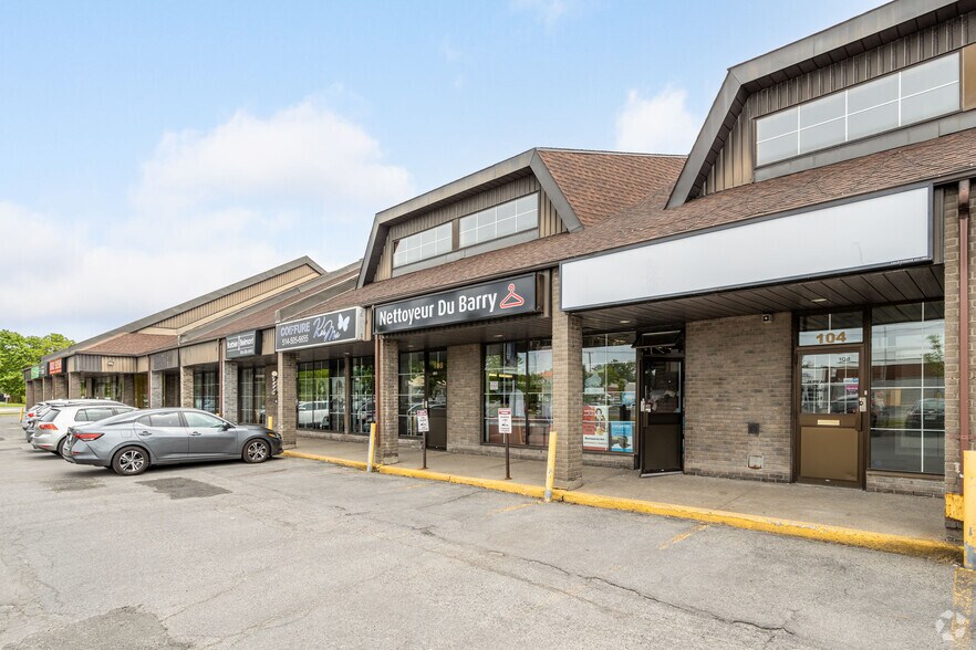 More Photos Of 100-120 Rue du Barry, Kirkland Restaurant For Lease