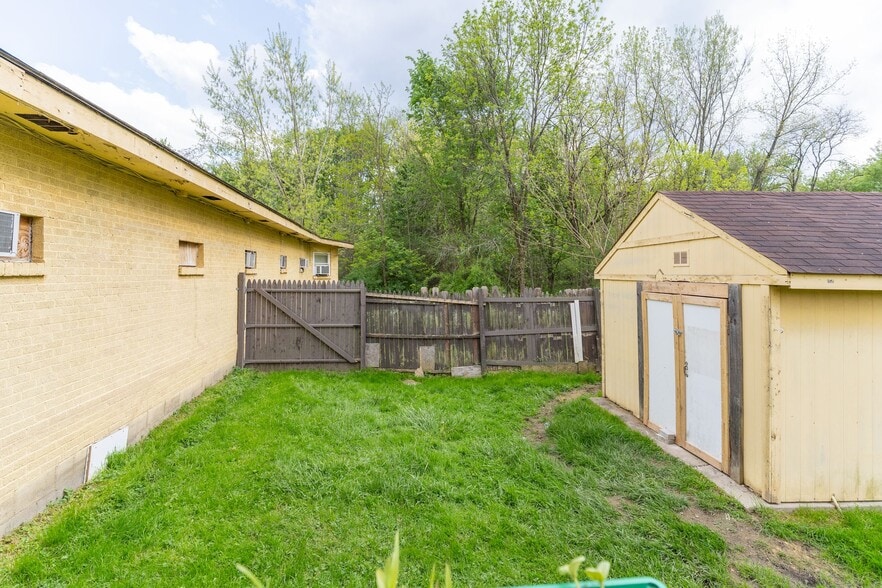 More Photos Of 5318 Youngstown Warren Rd, Niles Hotel For Sale