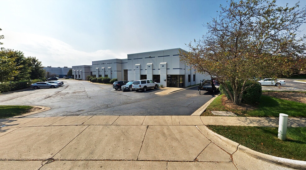 More Photos Of 1700-1730 Todd Farm Dr, Elgin Warehouse For Lease