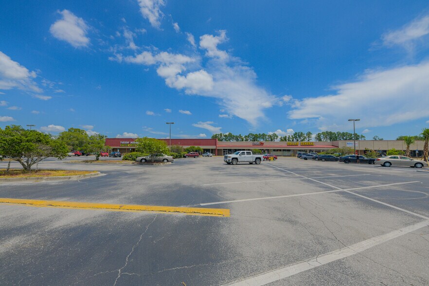 More Photos Of 291-311 Blanding Blvd, Orange Park General Retail For Lease