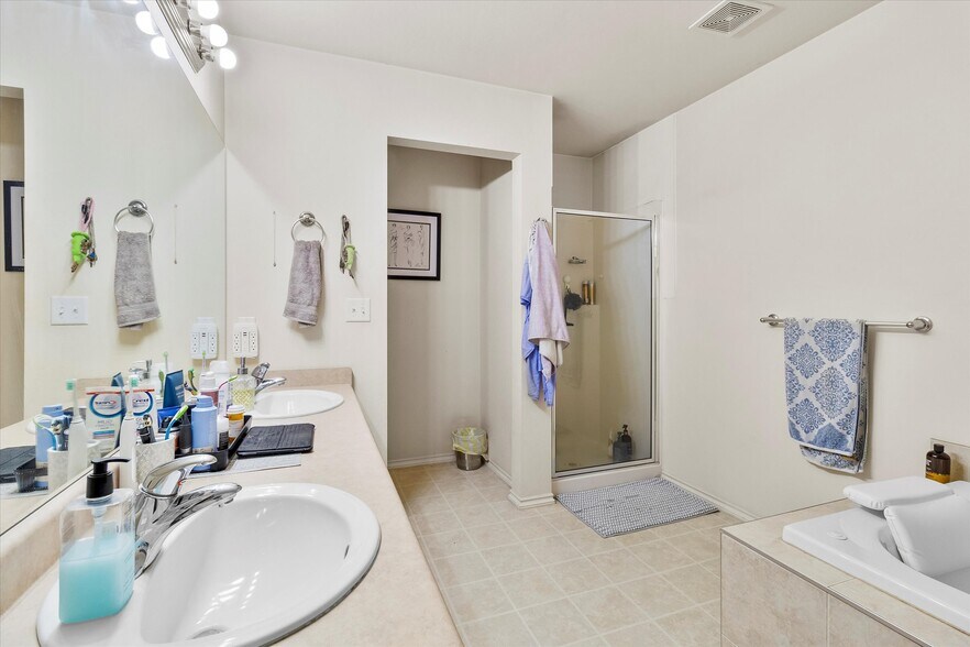 More Photos Of 344 E Bellis Fair Pky, Bellingham Apartments For Sale