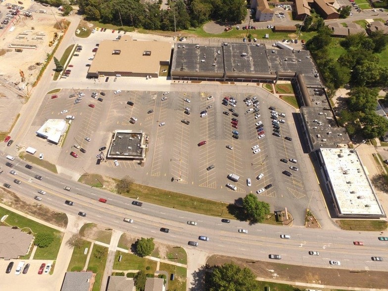 More Photos Of 3611 1st Ave SE, Cedar Rapids Unknown For Lease