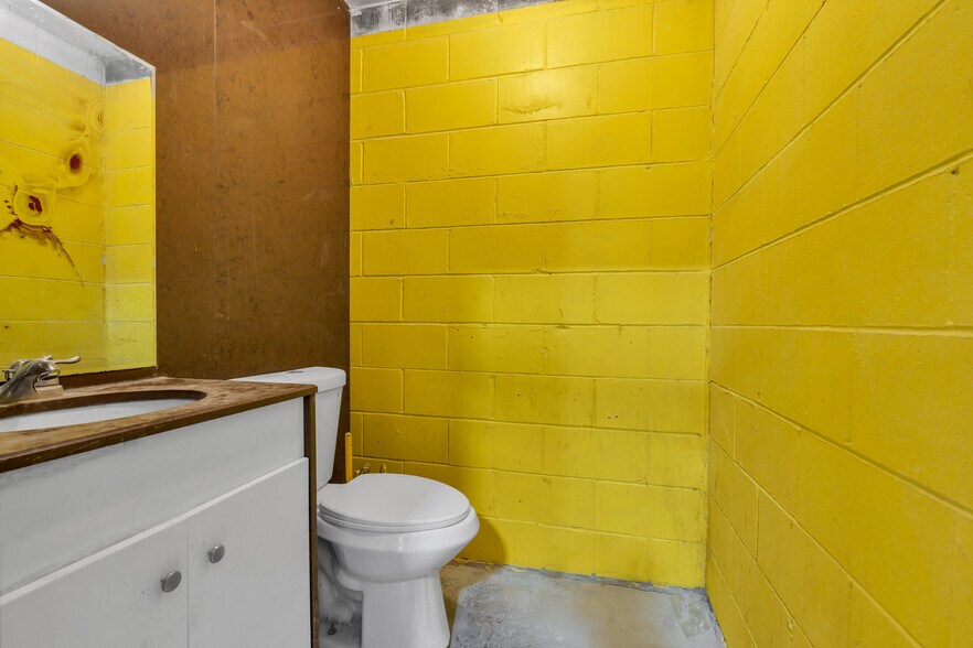 More Photos Of 1304 Roller Rd, Ocean Warehouse For Sale