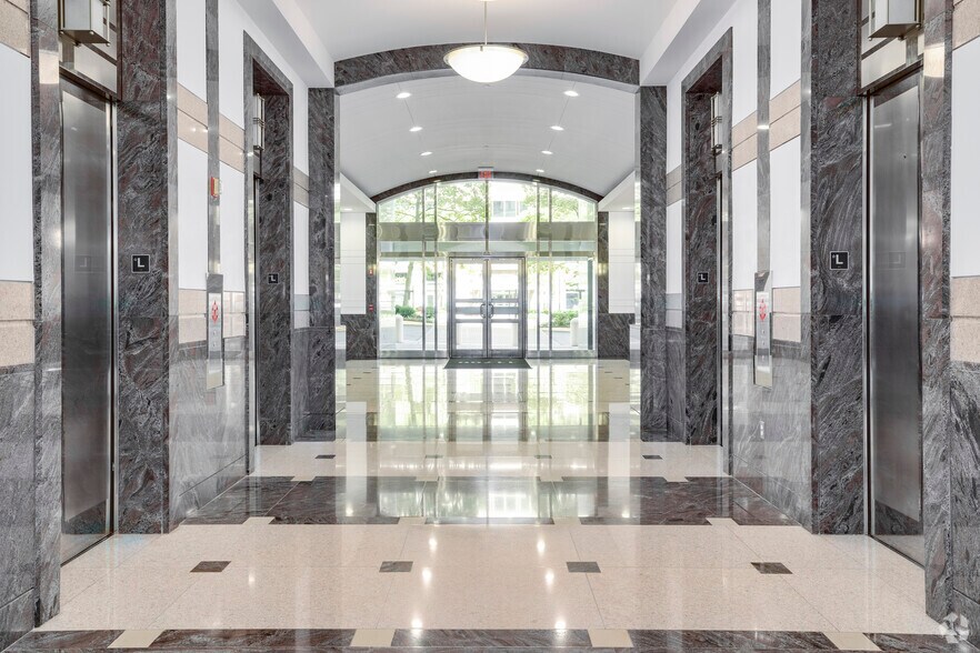 More Photos Of 11700 Plaza America Dr, Reston Unknown For Lease