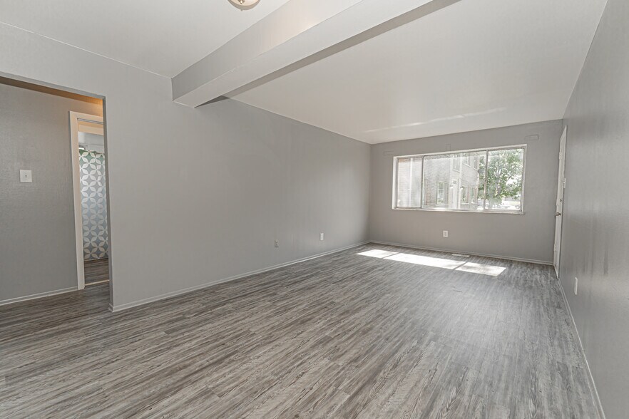 More Photos Of 103-151 Shepley Dr, Saint Louis Apartments For Sale