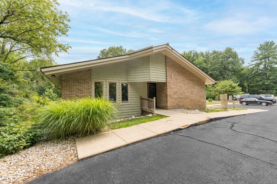 More Photos Of 7-9 Heritage Oak Ln, Battle Creek Unknown For Lease