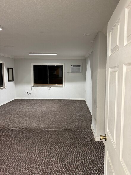 More Photos Of 1201 W Main St, Leesburg Service For Lease
