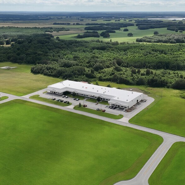 Primary Photo Of 1750 Longleaf Blvd, Lake Wales Light Distribution For Sale