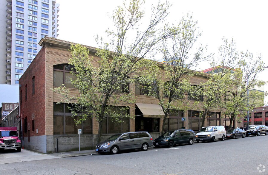 More Photos Of 2132-2134 3rd Ave, Seattle Office For Sale