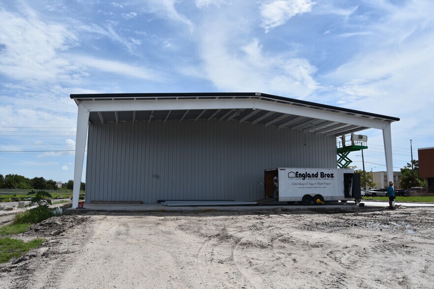 More Photos Of 7125 114th Ave, Largo Warehouse For Lease