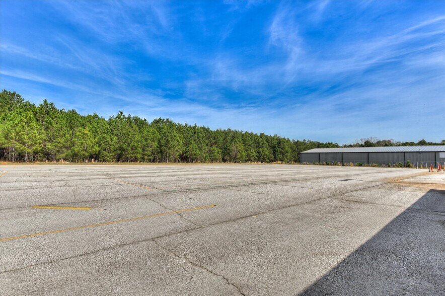 More Photos Of 1950 International Ct, Grovetown Office For Sale