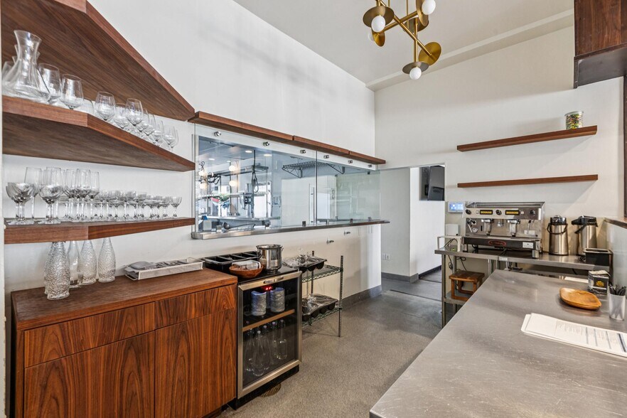 More Photos Of 2525-2533 Ocean Ave, San Francisco Storefront Retail Office For Sale