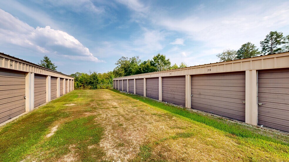 More Photos Of 2570 Highway 7, Bismarck Self Storage For Sale