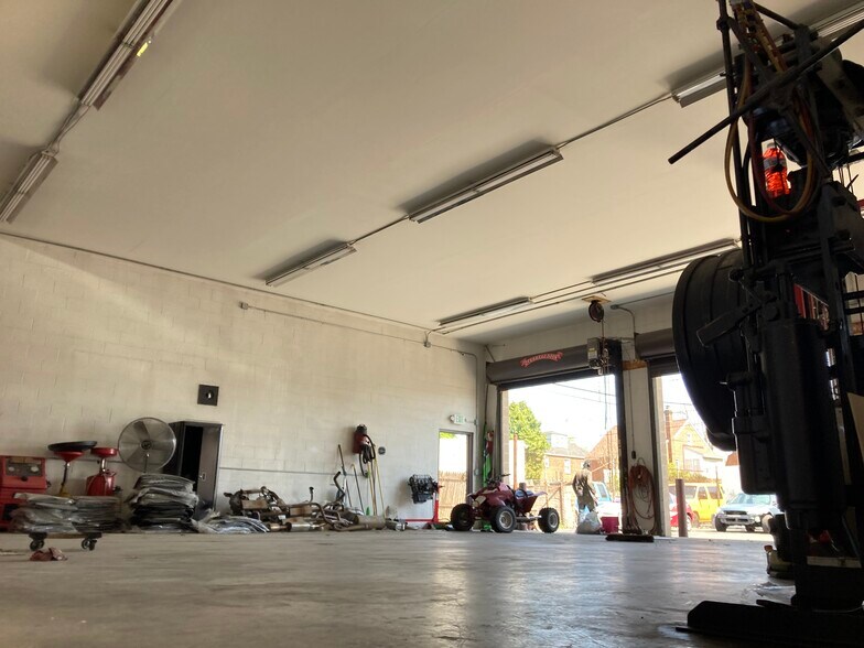 More Photos Of 905 Dundalk Ave, Baltimore Auto Dealership For Sale