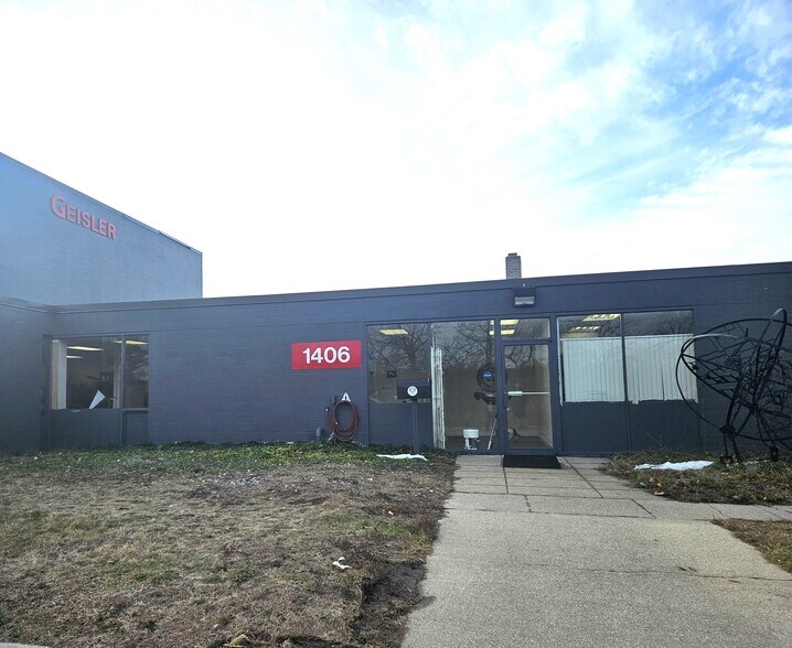 More Photos Of 1406-1414 E Pine St, Midland Warehouse For Lease