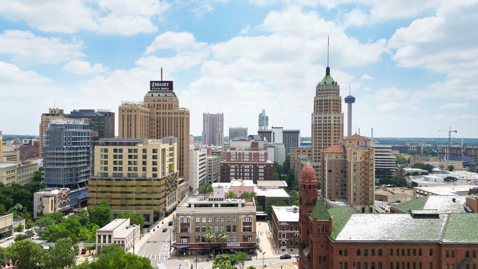 More Photos Of 126 E Main Plz, San Antonio Apartments For Sale