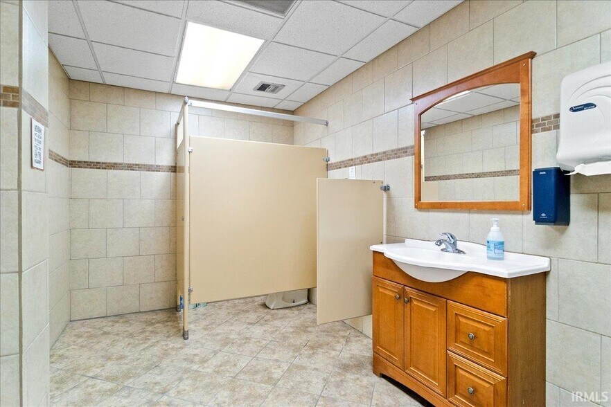 More Photos Of 903 Morton st, Oakland City Office For Sale