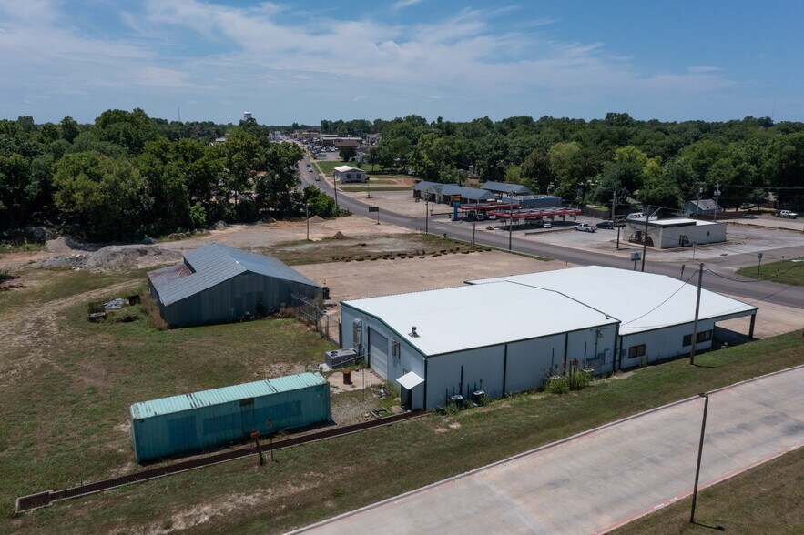 More Photos Of 1210 N 1st Ave, Durant Warehouse For Sale