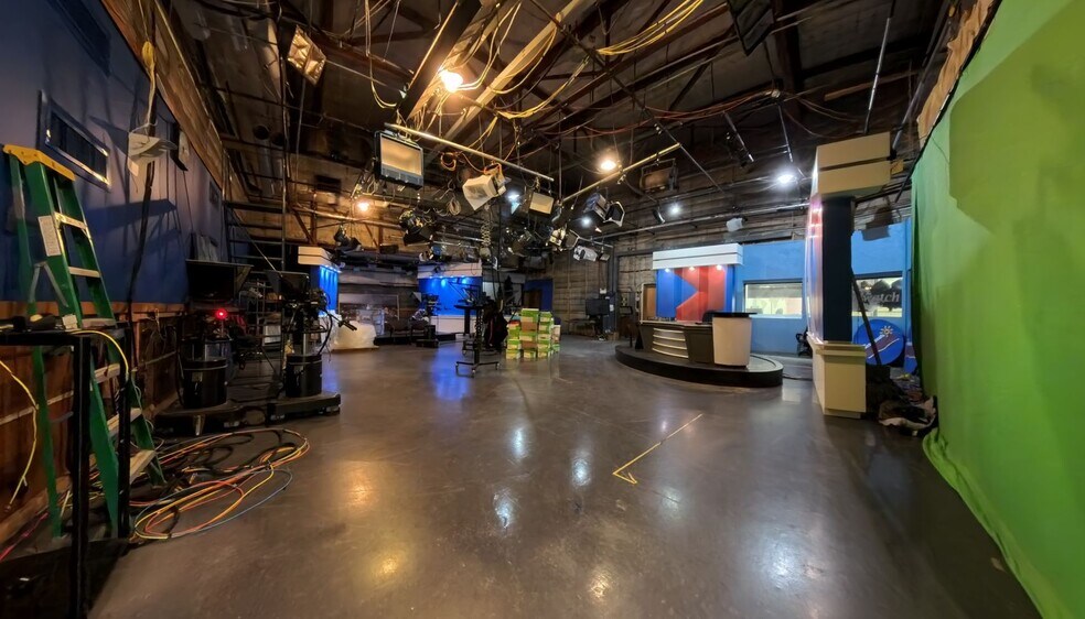 More Photos Of 170 Queen St, Kingston Movie Radio TVStudio For Sale