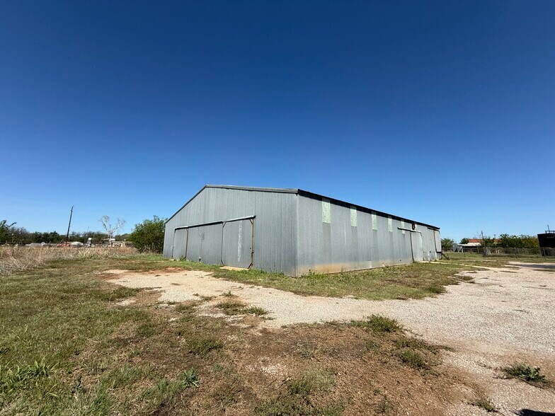 More Photos Of 3224 Industrial Dr, Wichita Falls Manufacturing For Lease