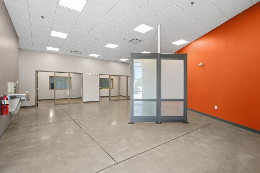 More Photos Of 52 Industrial Dr, Hyde Park Unknown For Lease