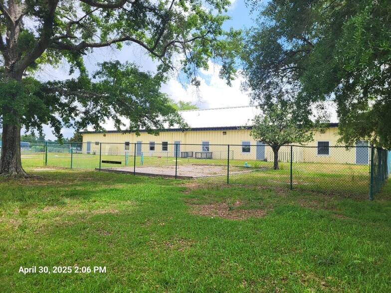 More Photos Of 3525 Russell Rd, Marianna Daycare Center For Sale