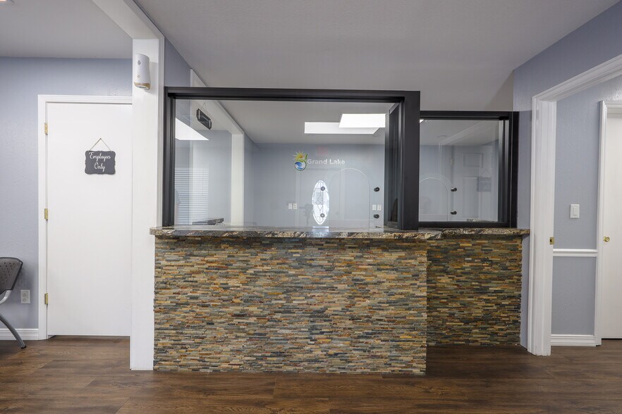 More Photos Of 601 S Broadway St, Grove Medical For Sale